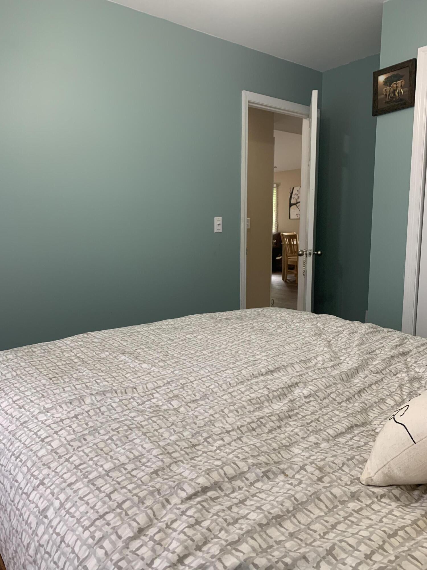 3804 Kellys Ferry Road Chattanooga, TN 37419 - Photo 20 of 26 Guest Room 2 v2