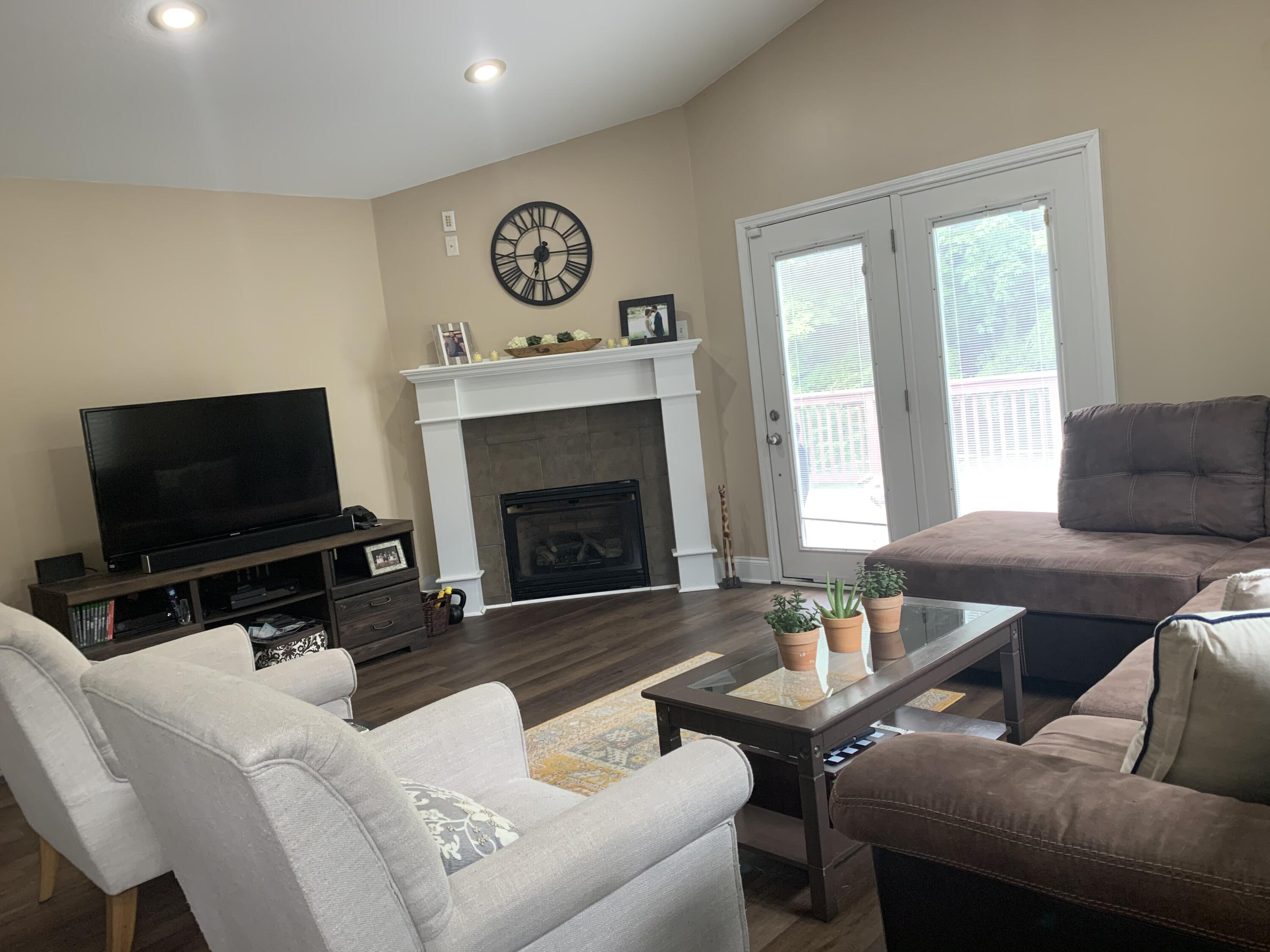 3804 Kellys Ferry Road Chattanooga, TN 37419 - Photo 10 of 26 Great Room