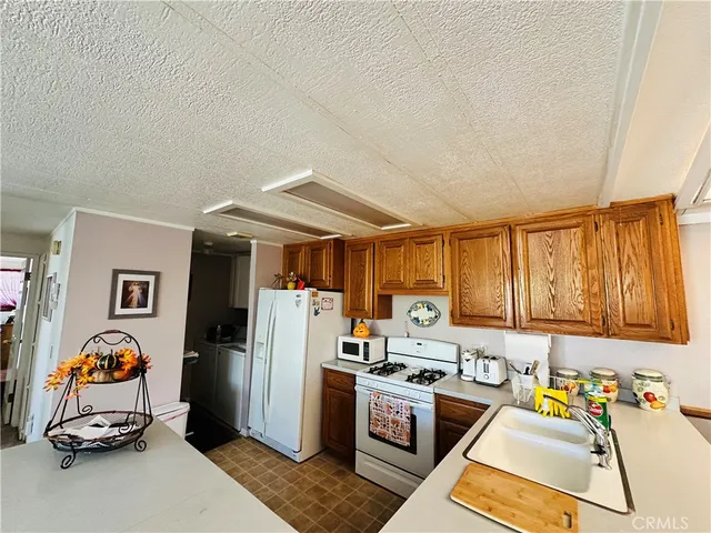 $122,000 | 2230 Lake Park Drive, Unit 193, San Jacinto, CA 92583