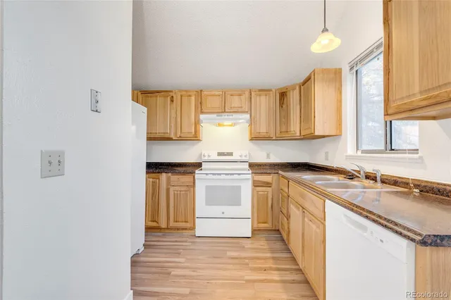 $349,000 | 3840 South Genoa Court, Unit B, Aurora, CO 80013