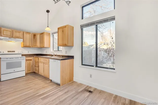 $349,000 | 3840 South Genoa Court, Unit B, Aurora, CO 80013