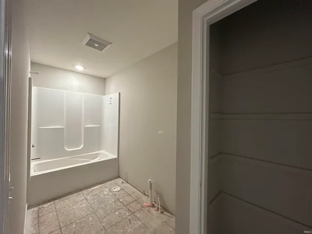 $2,300 | 211 Brescia Drive, Fort Wayne, IN 46814