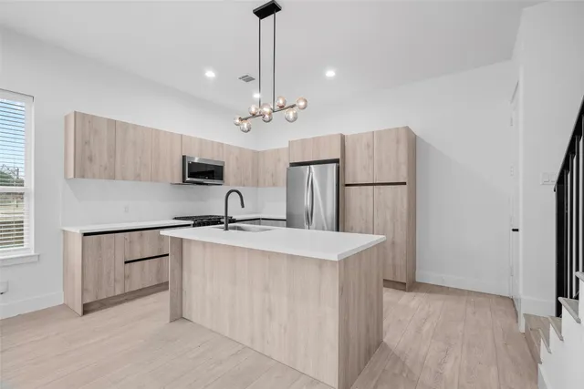 $2,650 | 105 Tolima Dove Street, Houston, TX 77022