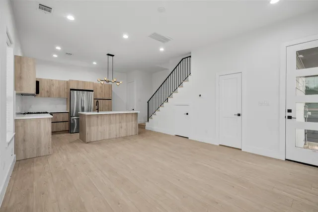 $2,650 | 105 Tolima Dove Street, Houston, TX 77022