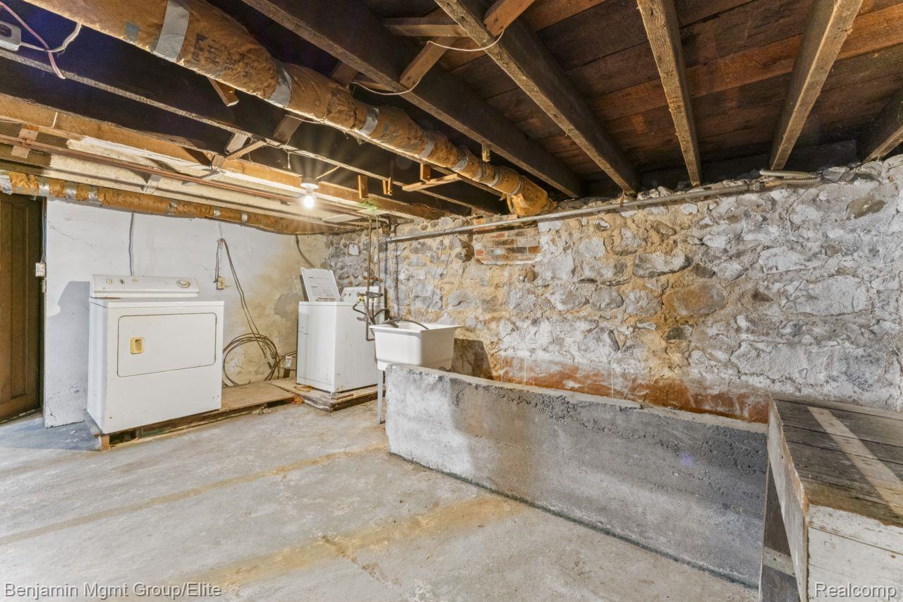 532 Fox Street Lapeer, MI 48446 - Photo 28 of 43 photos_web_resolution_37.jpg