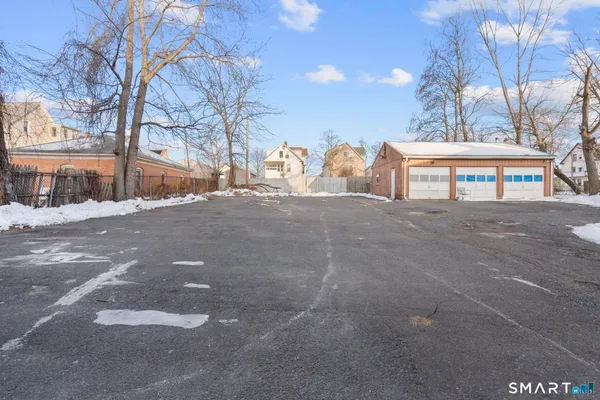 $1,600 | 26-28 Mc Lean Street, Unit 3, Hartford, CT 06114