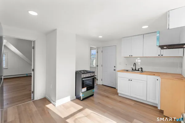 $1,600 | 26-28 Mc Lean Street, Unit 3, Hartford, CT 06114