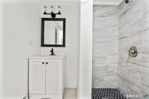 $1,600 | 26-28 Mc Lean Street, Unit 3, Hartford, CT 06114