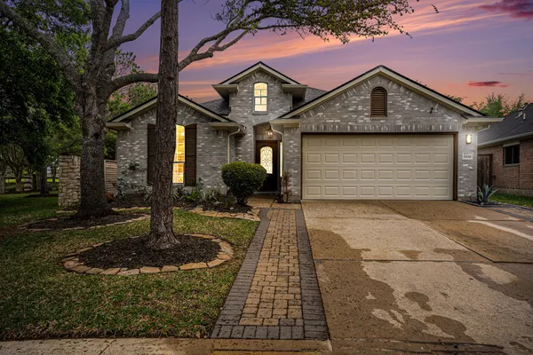 $2,525 | 9338 Stoneridge Canyon Lane, Houston, TX 77089
