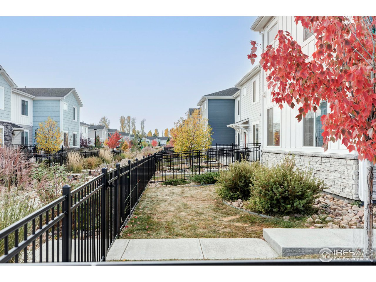 784 Stonebridge Drive Longmont, CO 80503 - Photo 32 of 35 a balcony with lots of counter top space