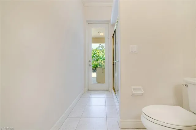 a bathroom with a toilet