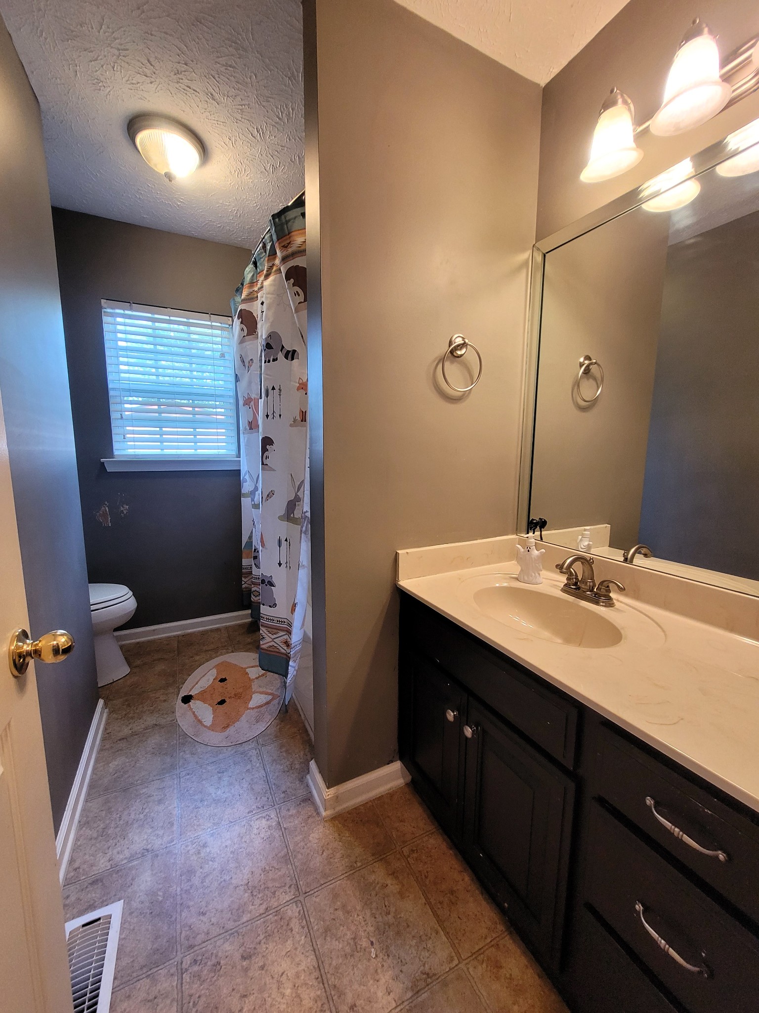 11185 New Cut Off Road Bon Aqua, TN 37025 - Photo 12 of 17 Hall Bath