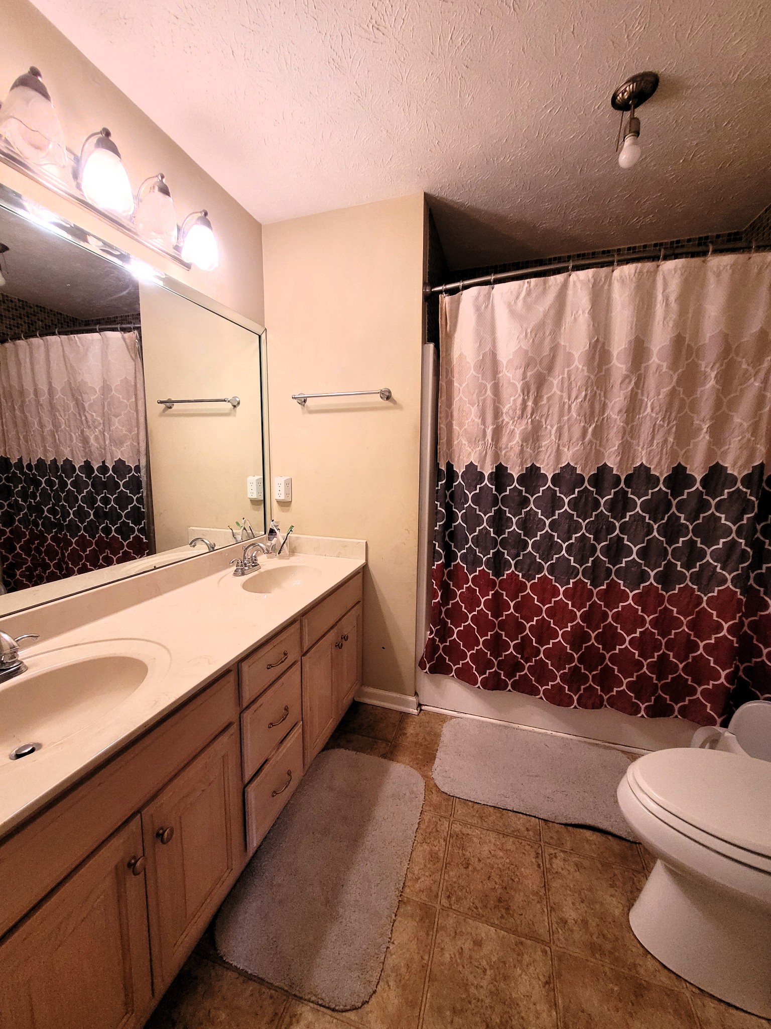11185 New Cut Off Road Bon Aqua, TN 37025 - Photo 9 of 17 Master Bathroom
