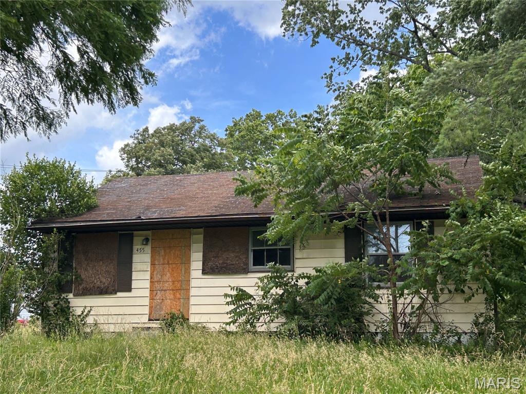 455 Midlothian Road St. Louis, MO 63137 - Photo 1 of 6
