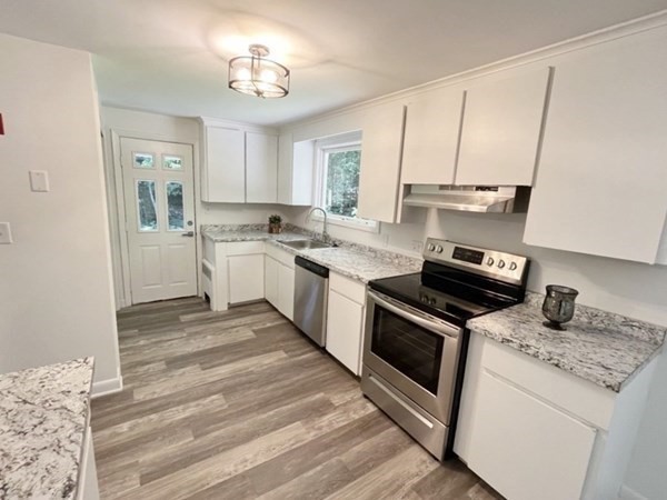 20 Algonquin Road Canton, MA 02021 - Photo 7 of 15