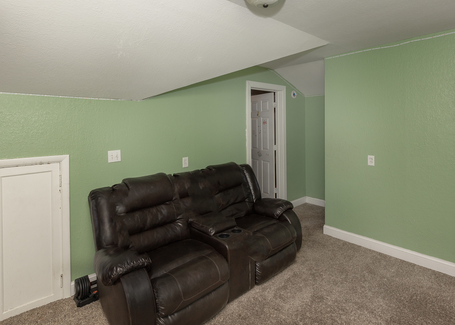 2330 38th Street Rock Island, IL 61201 - Photo 25 of 34 a living room with furniture and a window