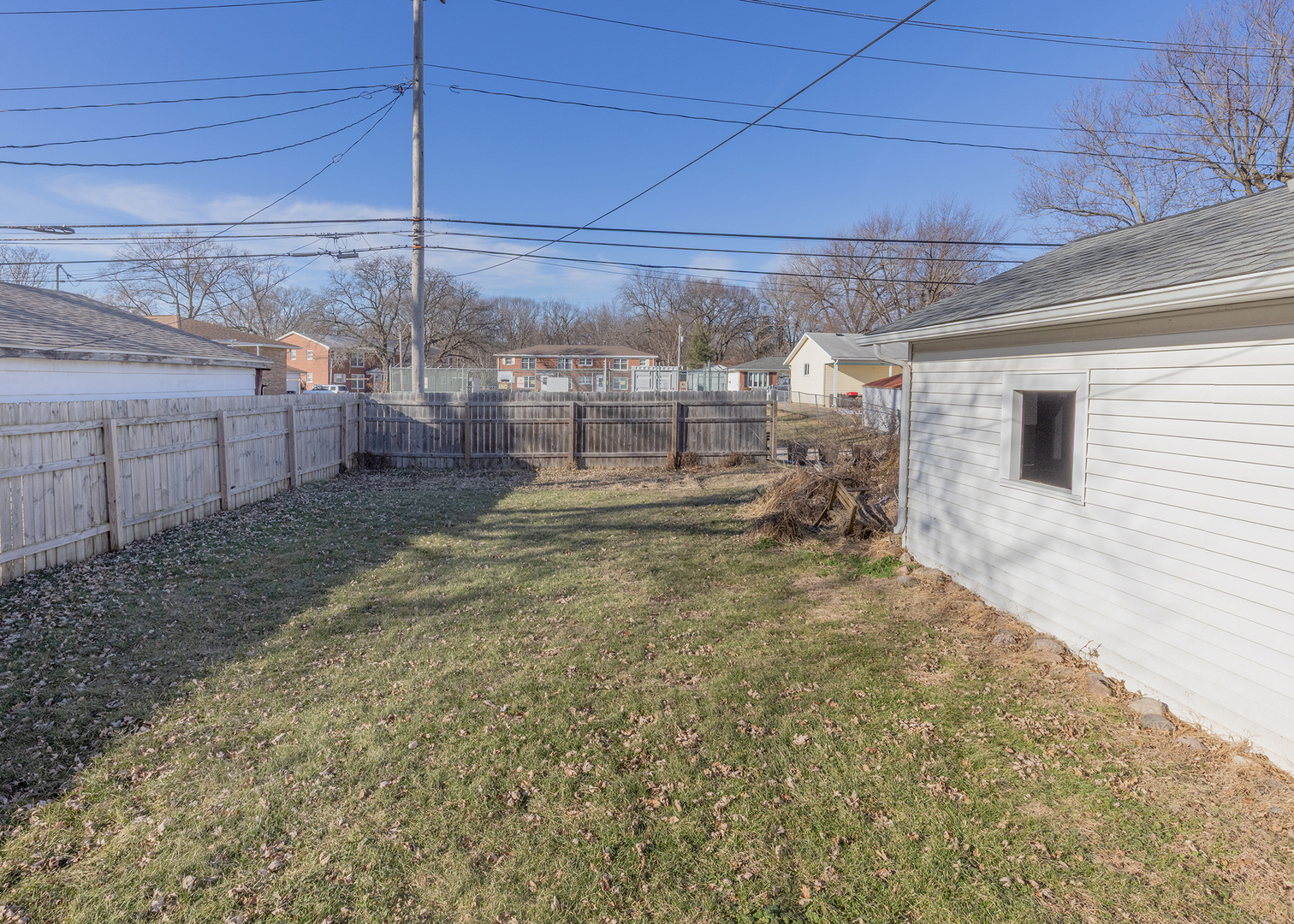 2330 38th Street Rock Island, IL 61201 - Photo 32 of 34 a view of a backyard