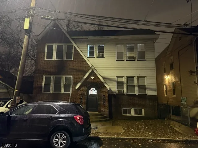 $2,500 | 108 Grand Avenue, Unit 2L, Newark, NJ 07106