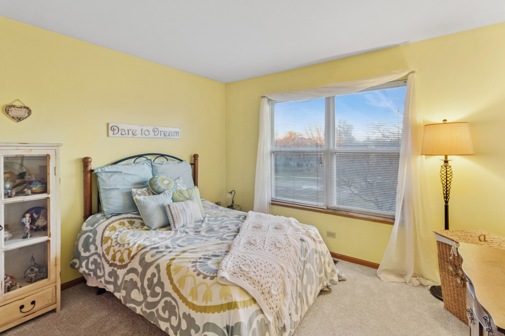 18 Peach Tree Court Algonquin, IL 60102 - Photo 17 of 23 a bedroom with a bed and a window