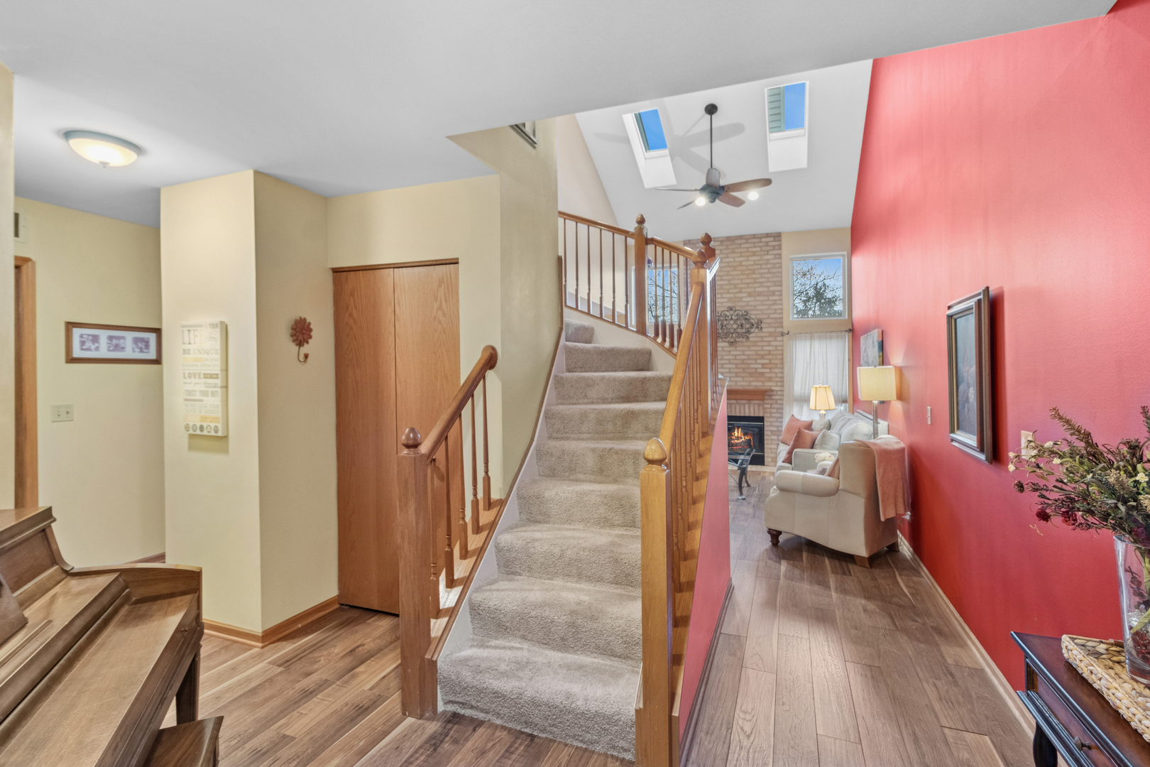 18 Peach Tree Court Algonquin, IL 60102 - Photo 4 of 23 a view of entryway and hall with wooden floor