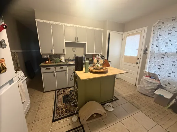 $230,000 | 1714 Eastern Avenue Southeast, Grand Rapids, MI 49507