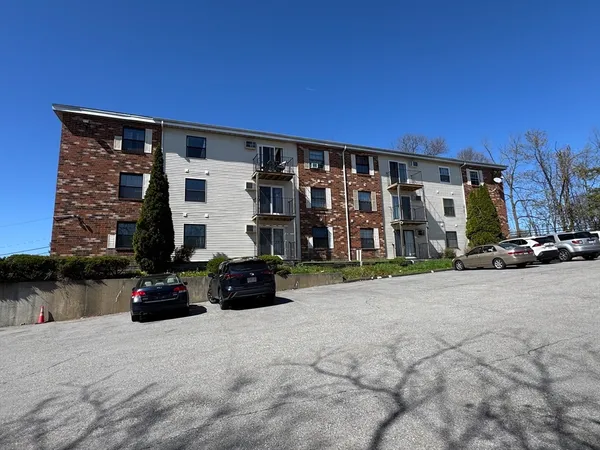 $210,000 | 10 Hemans Street, Unit 21, Worcester, MA 01605