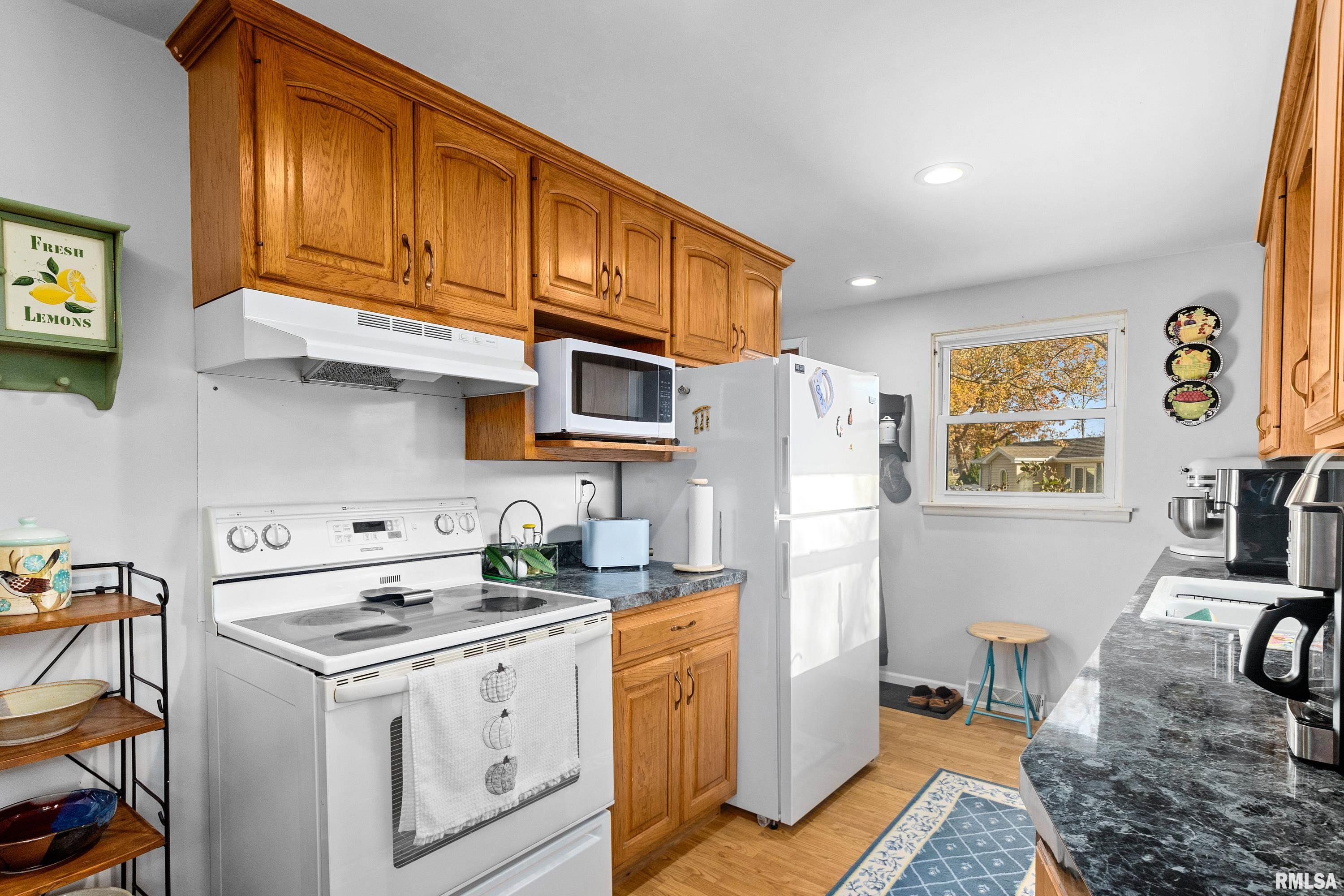 22623 Veterans Road Morton, IL 61550 - Photo 12 of 46