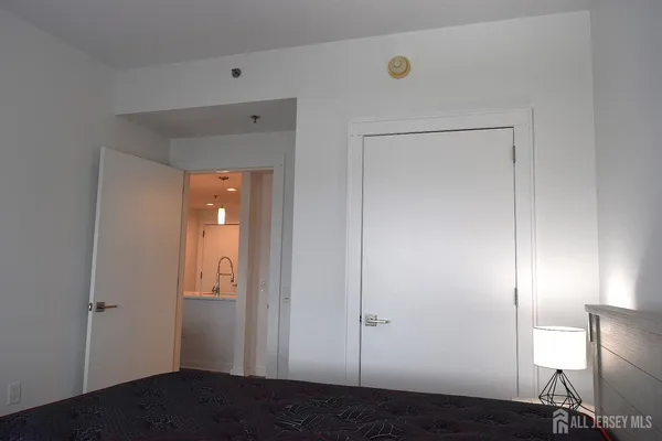 $3,000 | 1 Carriage City Plaza, Unit 920, Rahway, NJ 07065