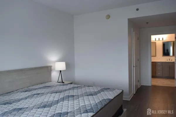 $3,000 | 1 Carriage City Plaza, Unit 920, Rahway, NJ 07065