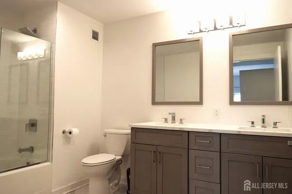 $3,000 | 1 Carriage City Plaza, Unit 920, Rahway, NJ 07065