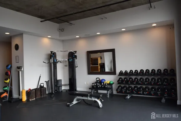 $3,000 | 1 Carriage City Plaza, Unit 920, Rahway, NJ 07065