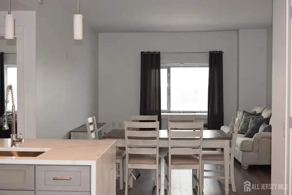 $3,000 | 1 Carriage City Plaza, Unit 920, Rahway, NJ 07065