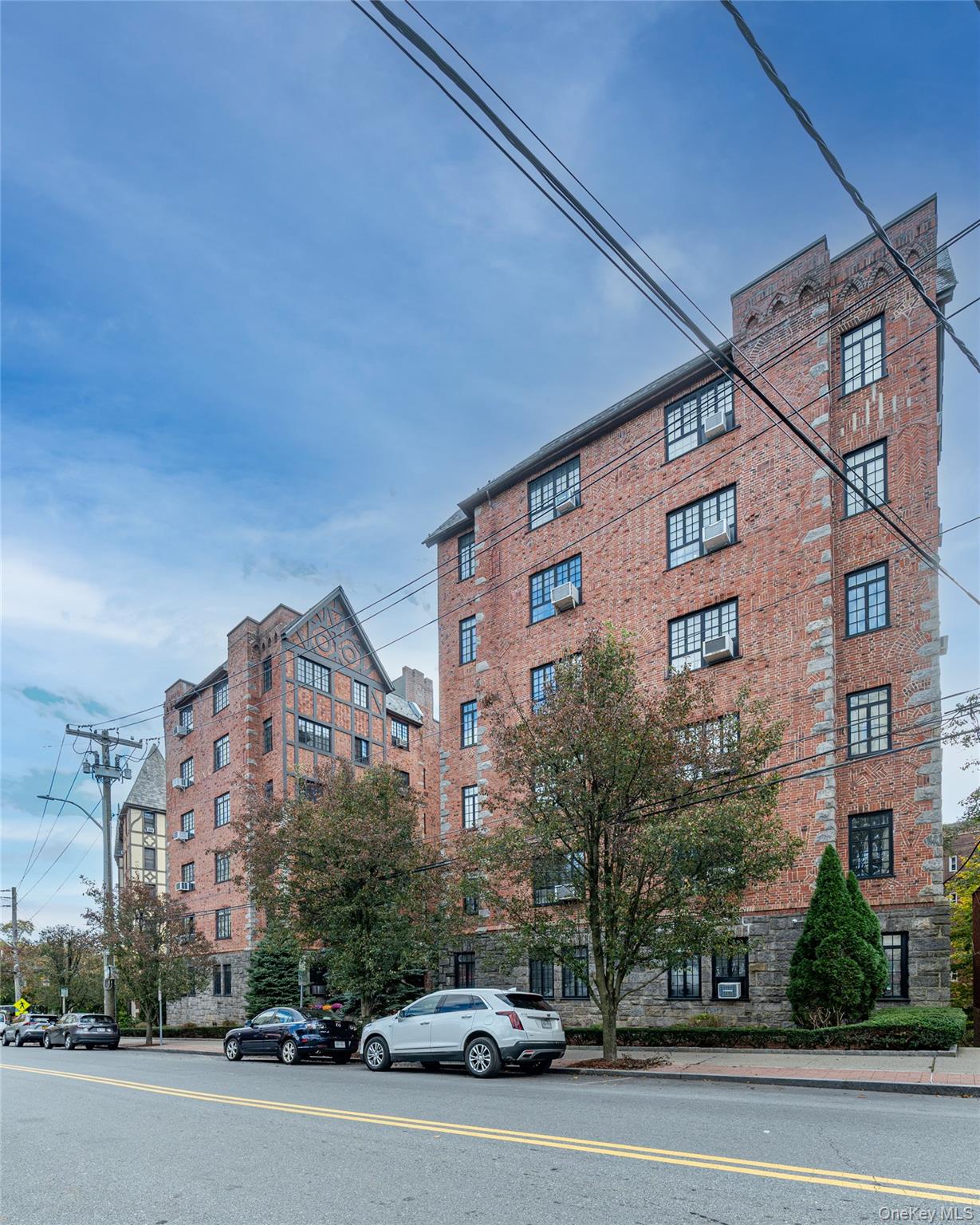 45 Pondfield Road West, Unit 1G Bronxville, NY 10708 - Photo 2 of 17 45 Pondfield Road West