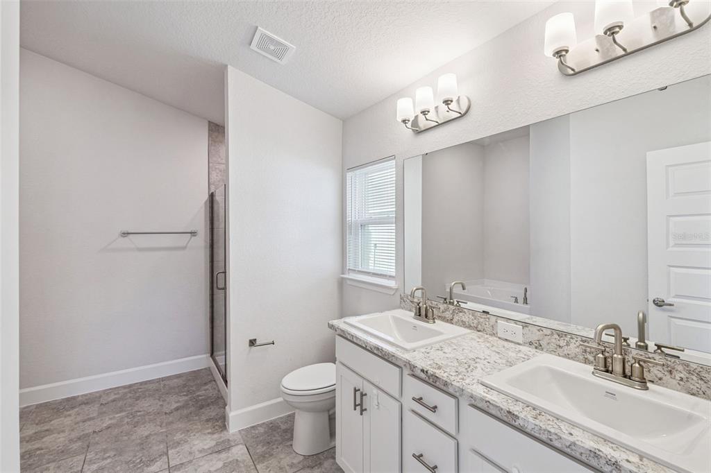 2358 Friendly Confines Loop Davenport, FL 33837 - Photo 15 of 39