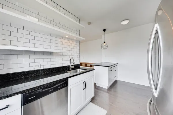 $219,900 | 4416 1/2 North Ashland Avenue, Unit 3, Chicago, IL 60613