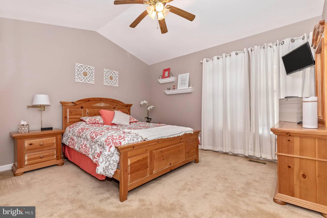 2404 Prentice Court Frederick, MD 21702 - Photo 12 of 33 Owner's suite with cathedral ceiling, fan.