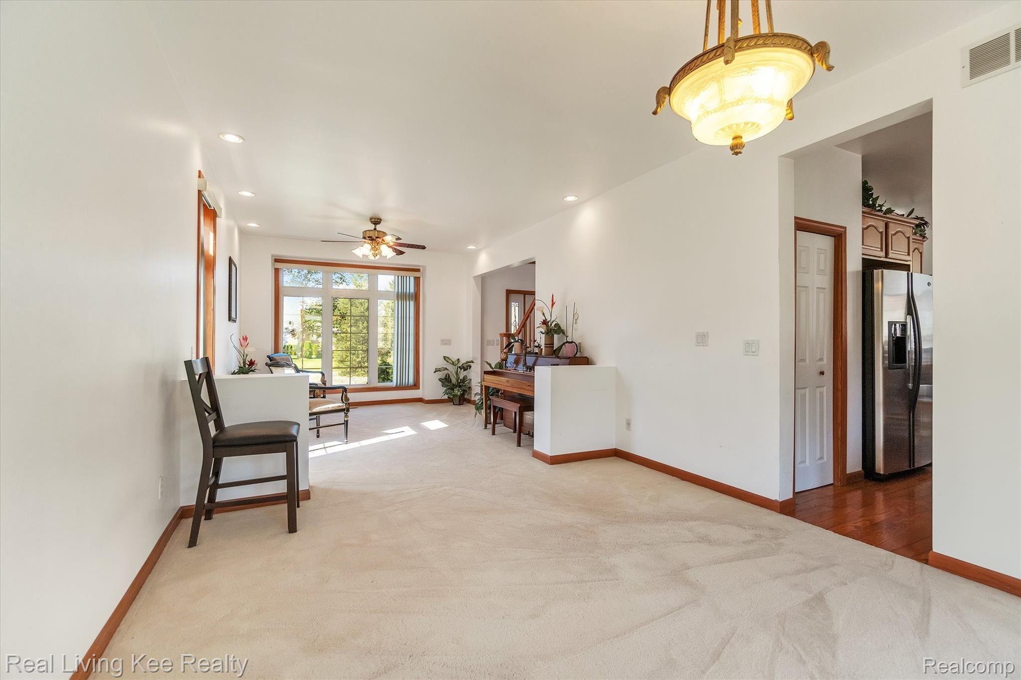 39 Fieldway Court Rochester, MI 48306 - Photo 10 of 55 10-39-Fieldway-Ct-WindowStill-Real-Estate-Photography-10.jpg