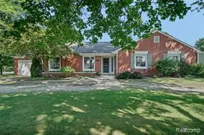 $249,900 | 3150 Davison Road, Lapeer, MI 48446
