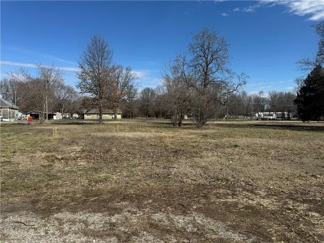 $20,000 | 604-608 West Main Street, Weir, KS 66781