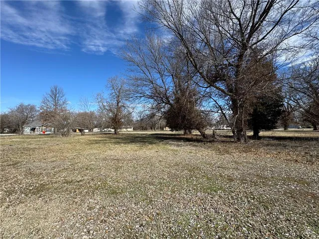 $20,000 | 604-608 West Main Street, Weir, KS 66781