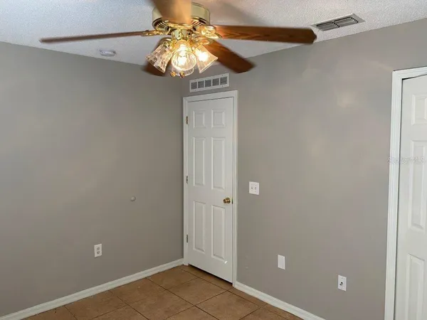 $2,100 | 1123 Breezy Knoll Street, Minneola, FL 34715