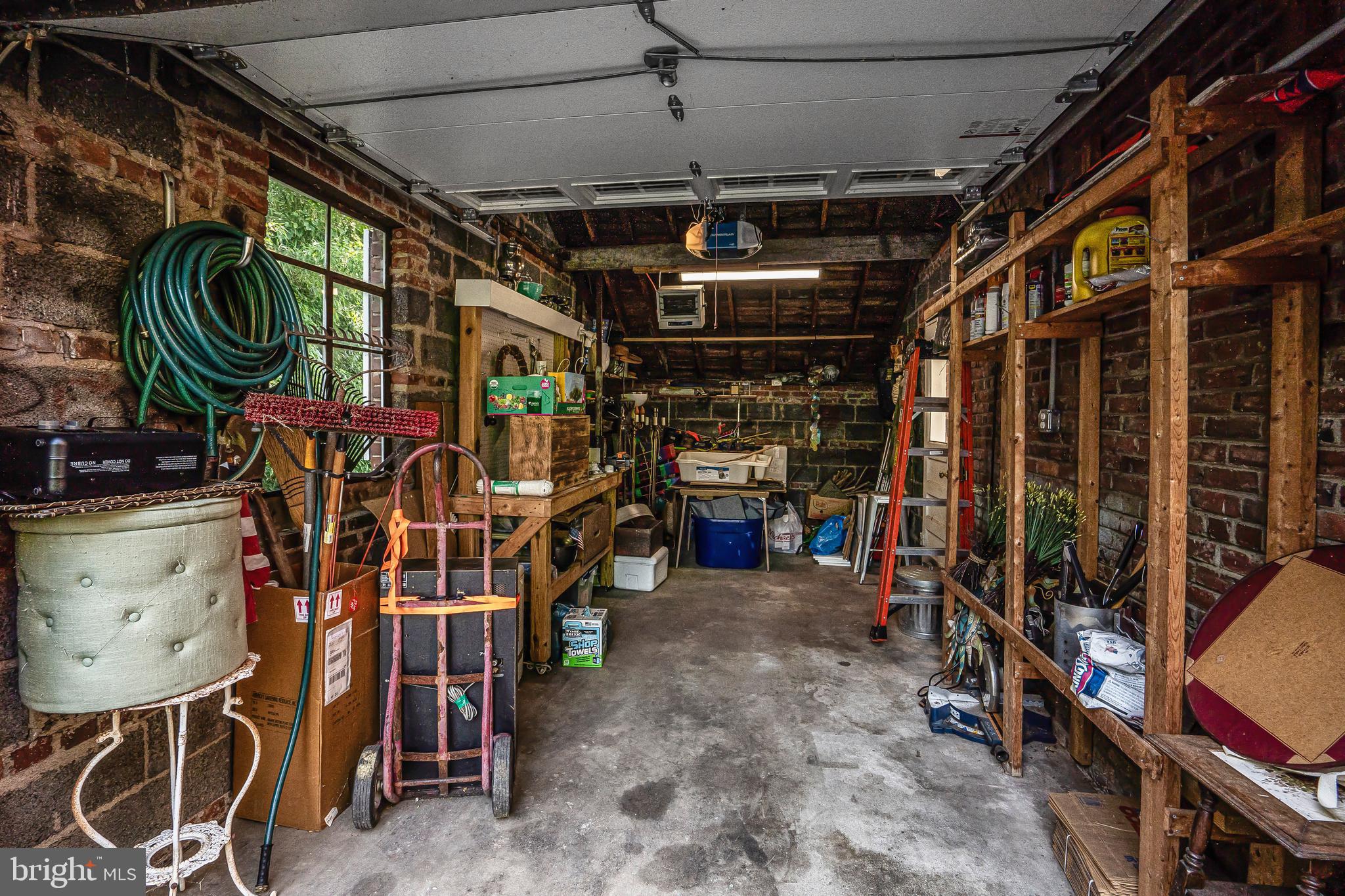 7110 Coventry Road Alexandria, VA 22306 - Photo 35 of 42 a view of an chairs room