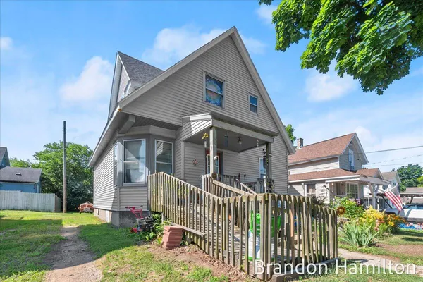 $170,000 | 107 West Center Street, Belding, MI 48809