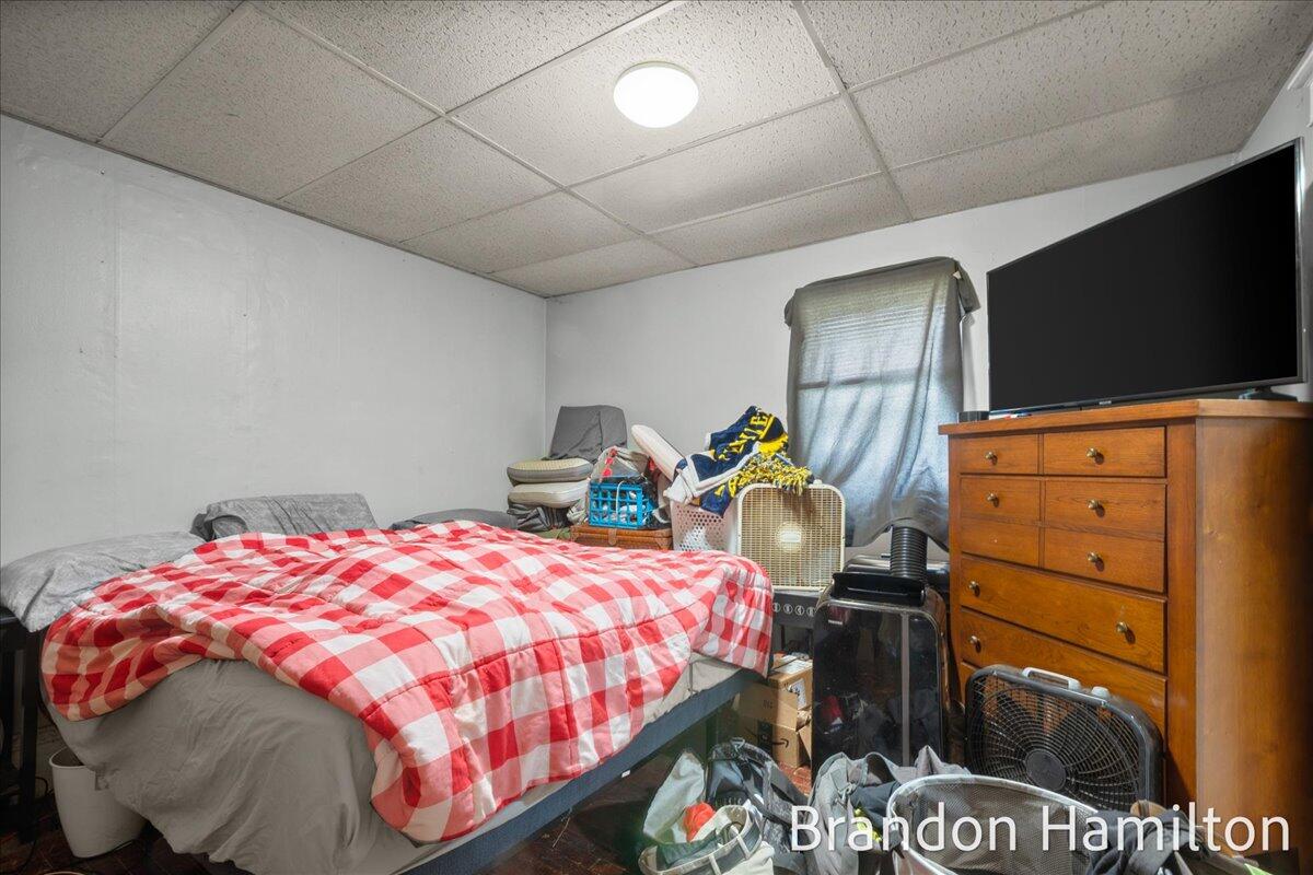 107 West Center Street Belding, MI 48809 - Photo 11 of 35 11-DSC_0404