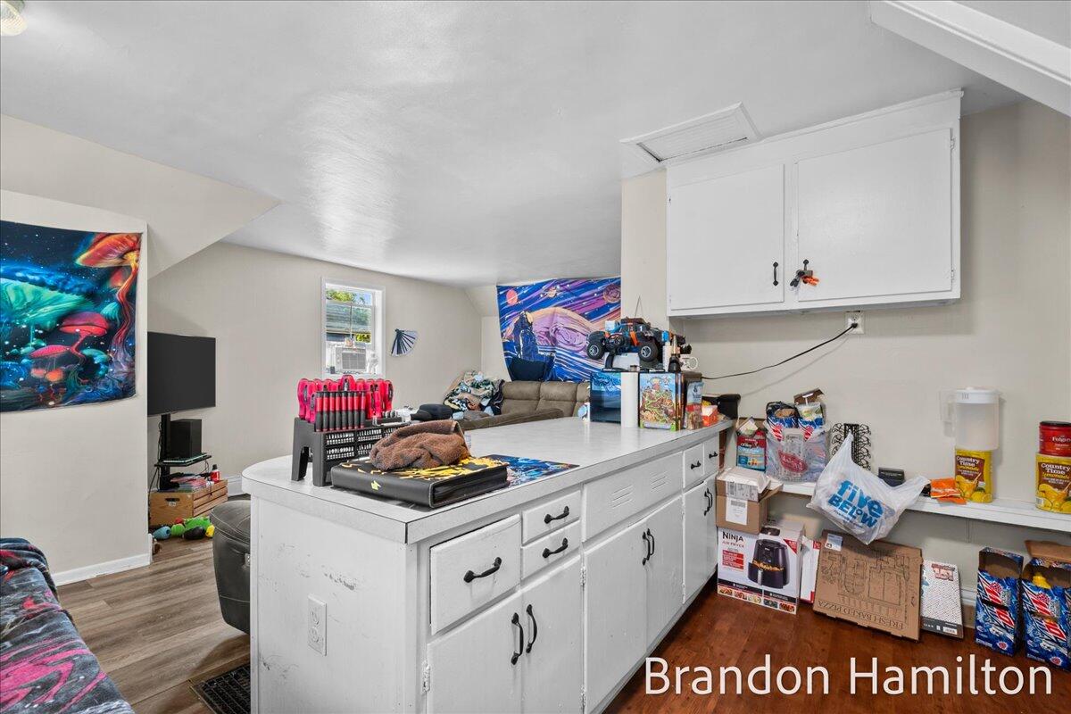 107 West Center Street Belding, MI 48809 - Photo 21 of 35 21-DSC_0454