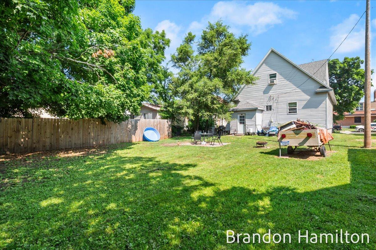 107 West Center Street Belding, MI 48809 - Photo 23 of 35 23-DSC_0476