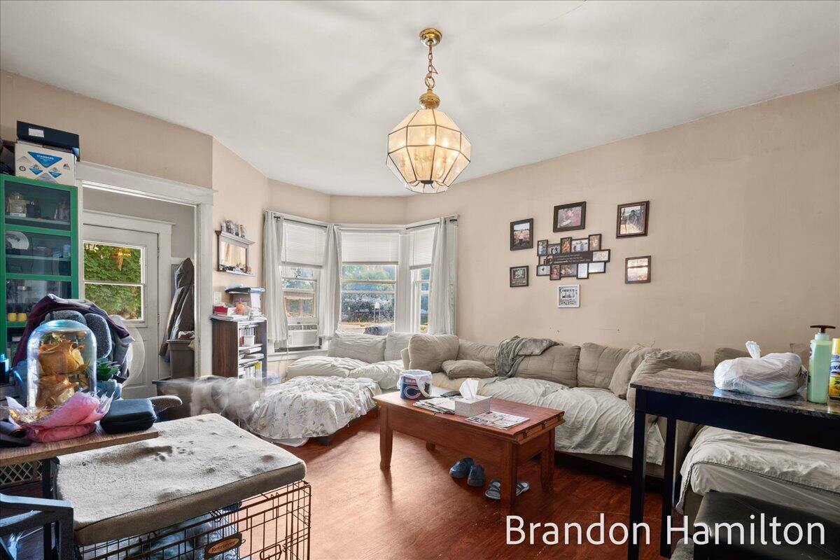 107 West Center Street Belding, MI 48809 - Photo 6 of 35 06-DSC_0415