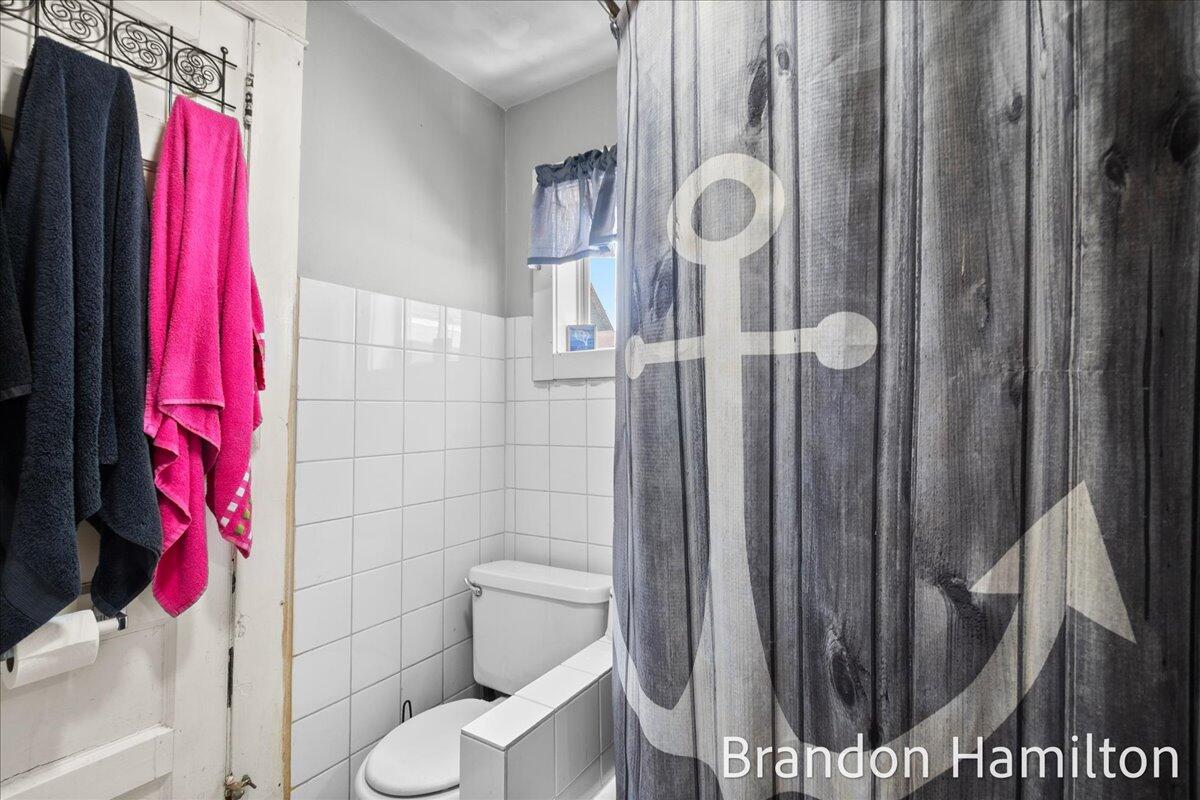 107 West Center Street Belding, MI 48809 - Photo 10 of 35 10-DSC_0399