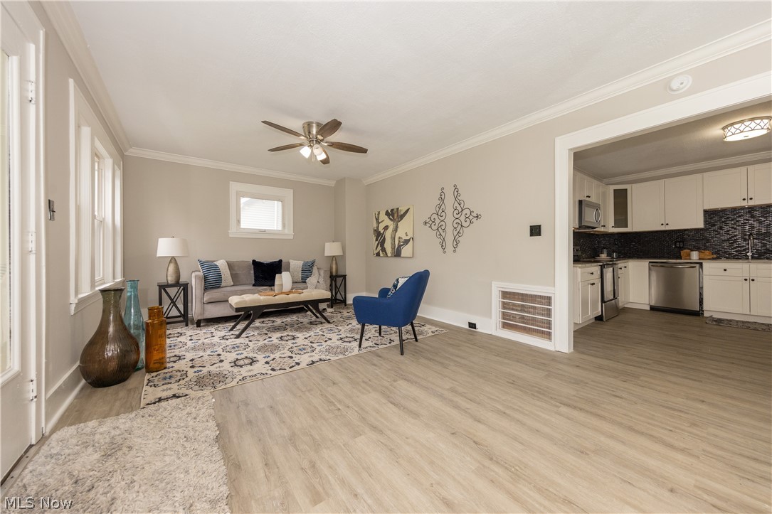 3324 Altamont Road Cleveland, OH 44118 - Photo 4 of 33