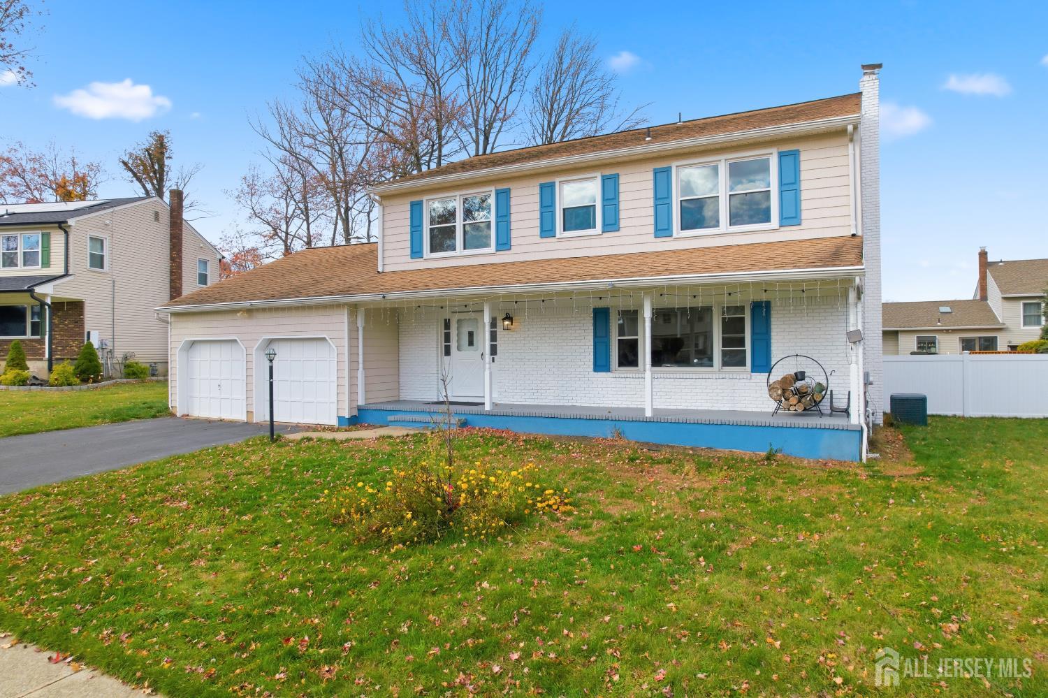 7 Oberlin Court Edison, NJ 08820 - Photo 2 of 40 a front view of a house with yard and porch